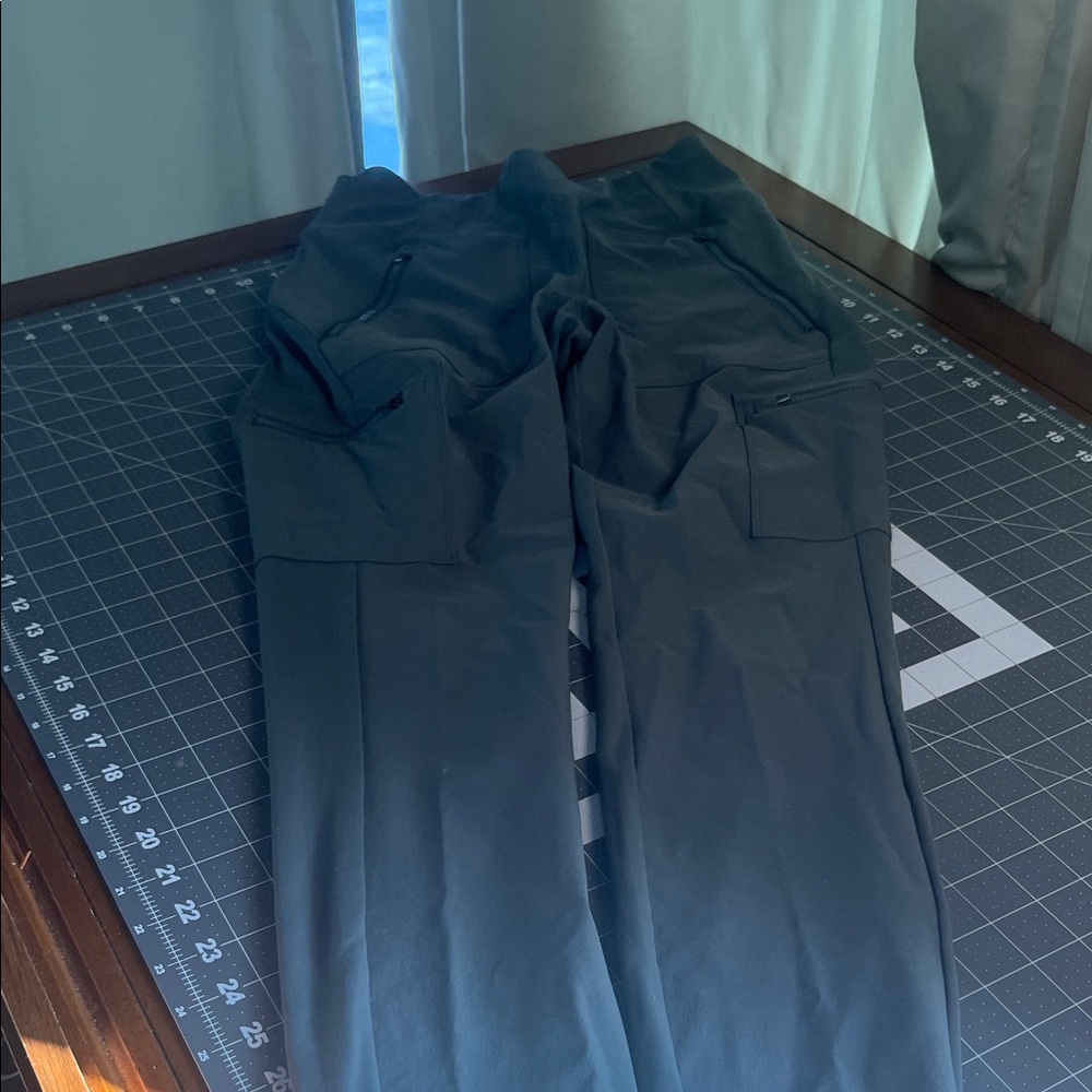 Athleta Gray Activewear Cargo Pants - Picture 7 of 7
